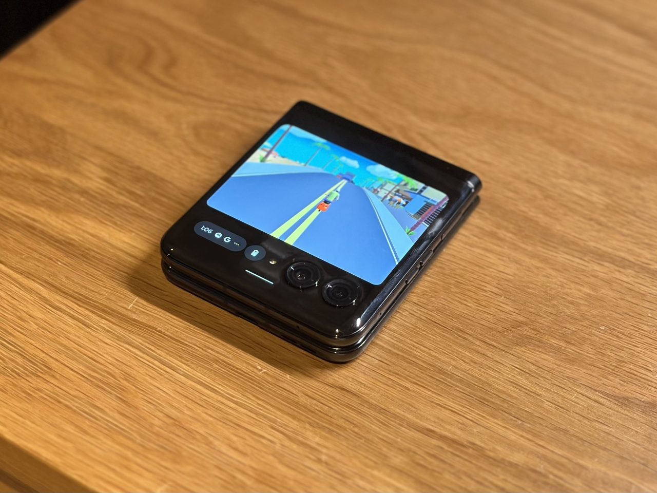 razr 40 ultraのアウトディスプレイ