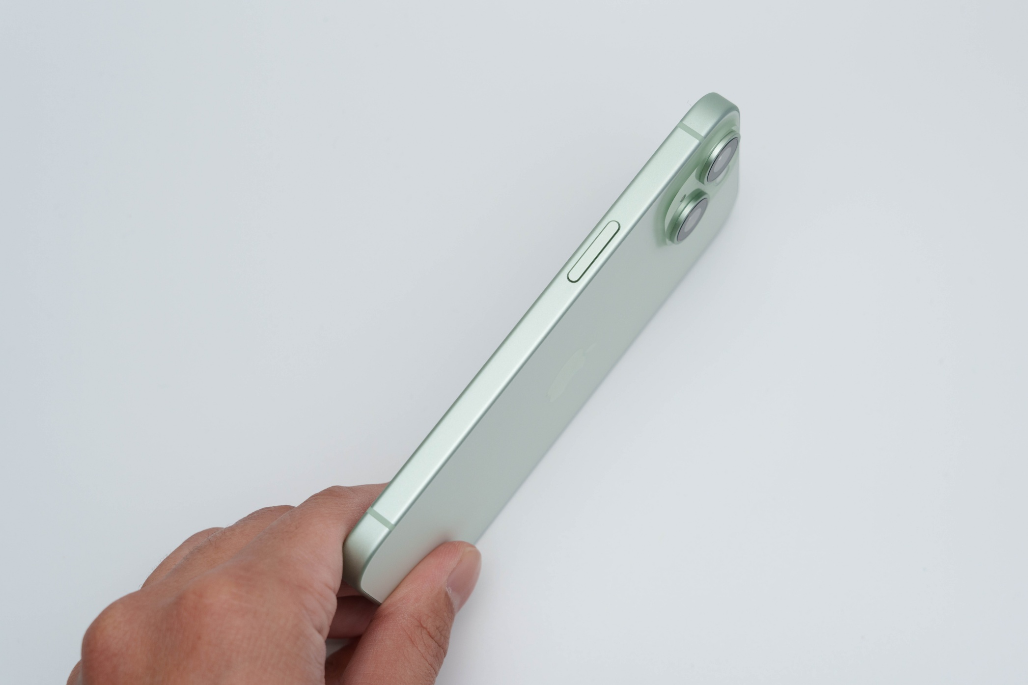 iPhone15 側面
