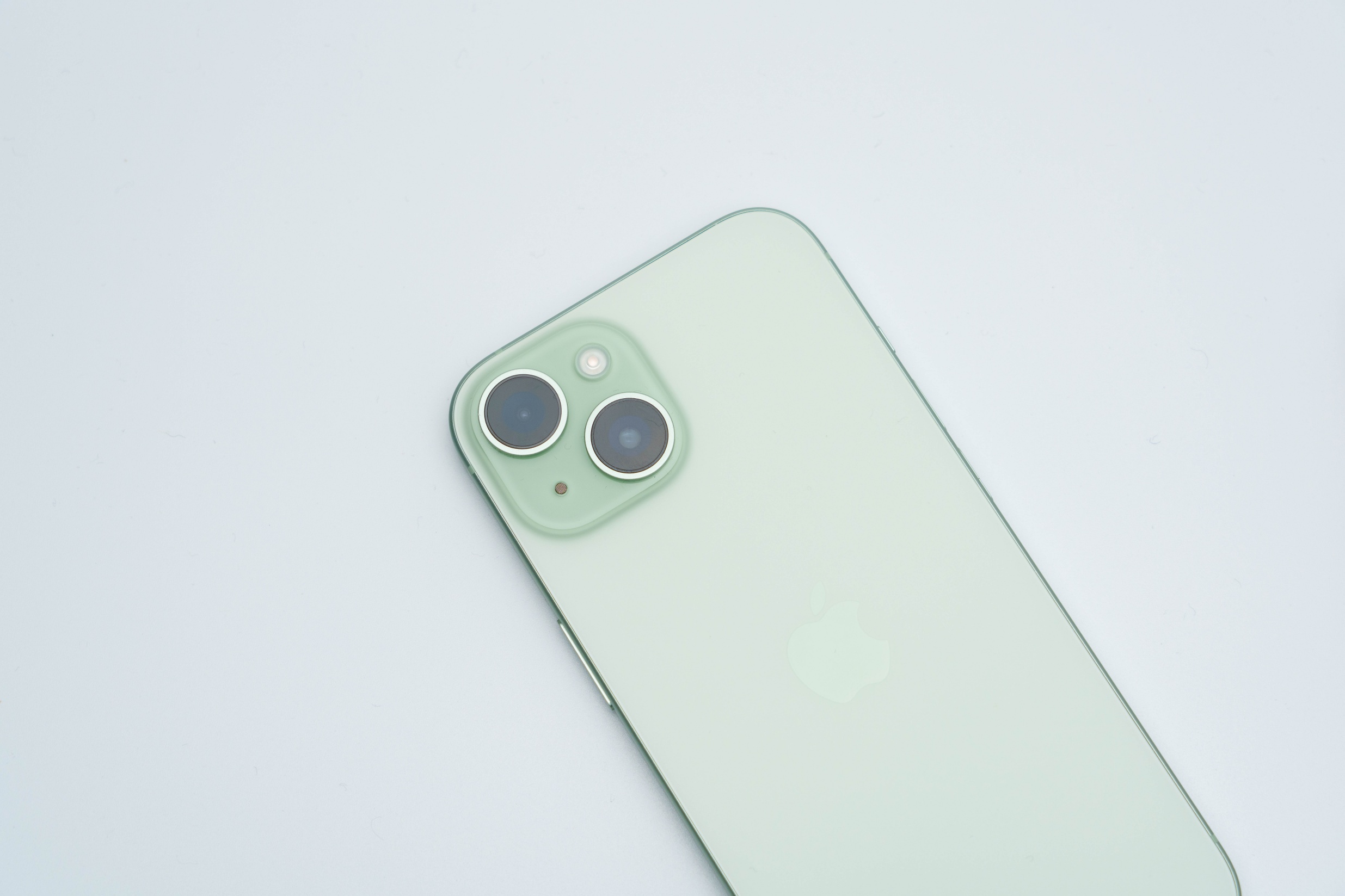 iPhone15 本体裏面2