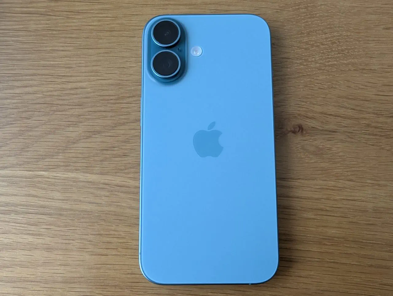 iPhone16
