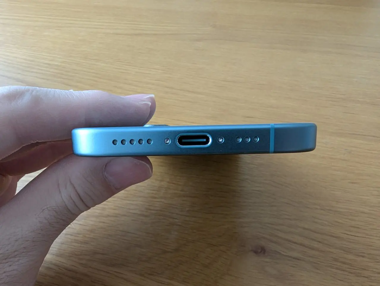 iPhone16下部